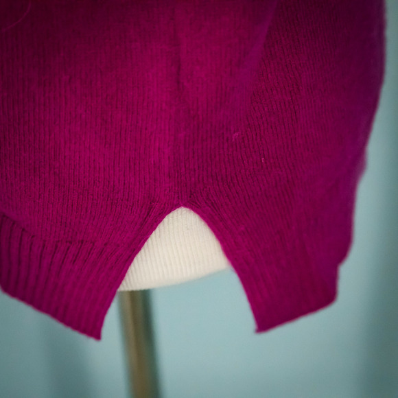 J. McLaughlin Size Small S Magenta Pink V Neck Button Cashmere Cardigan Sweater - Picture 2 of 6